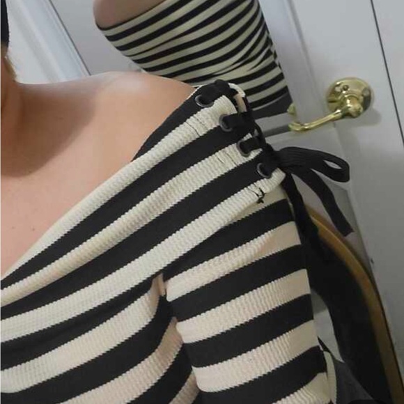 Striped Off The Shoulder Lace Up Side Tee - Picture 5 of 9